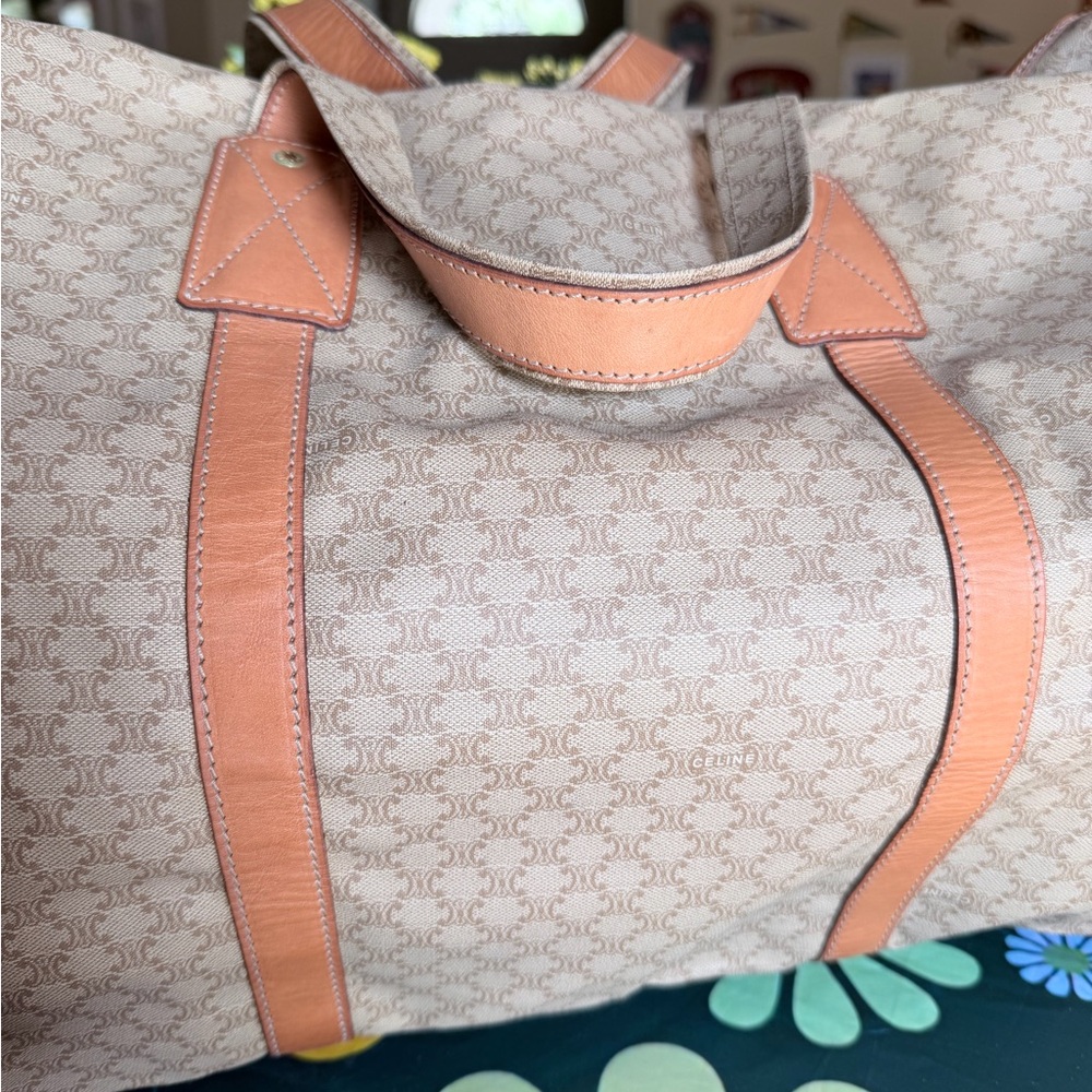 CELINE DUFFLE BAG IN VERY GOOD VINTAGE CONDITION. - Picture 4 of 13
